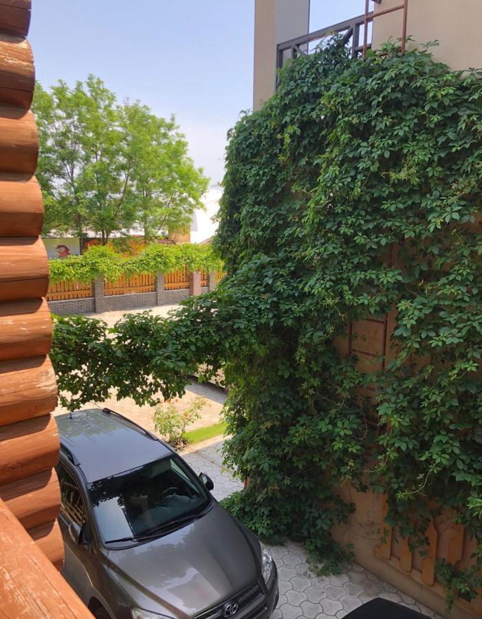 Hotel Веселий Кут à Zaliznyi Port Extérieur photo