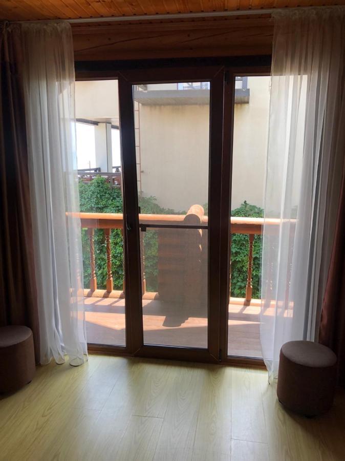 Hotel Веселий Кут à Zaliznyi Port Extérieur photo