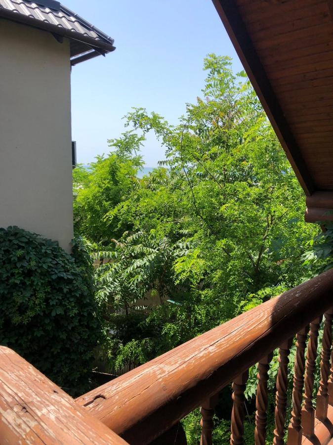 Hotel Веселий Кут à Zaliznyi Port Extérieur photo