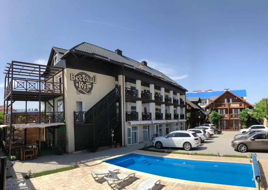 Hotel Веселий Кут à Zaliznyi Port Extérieur photo
