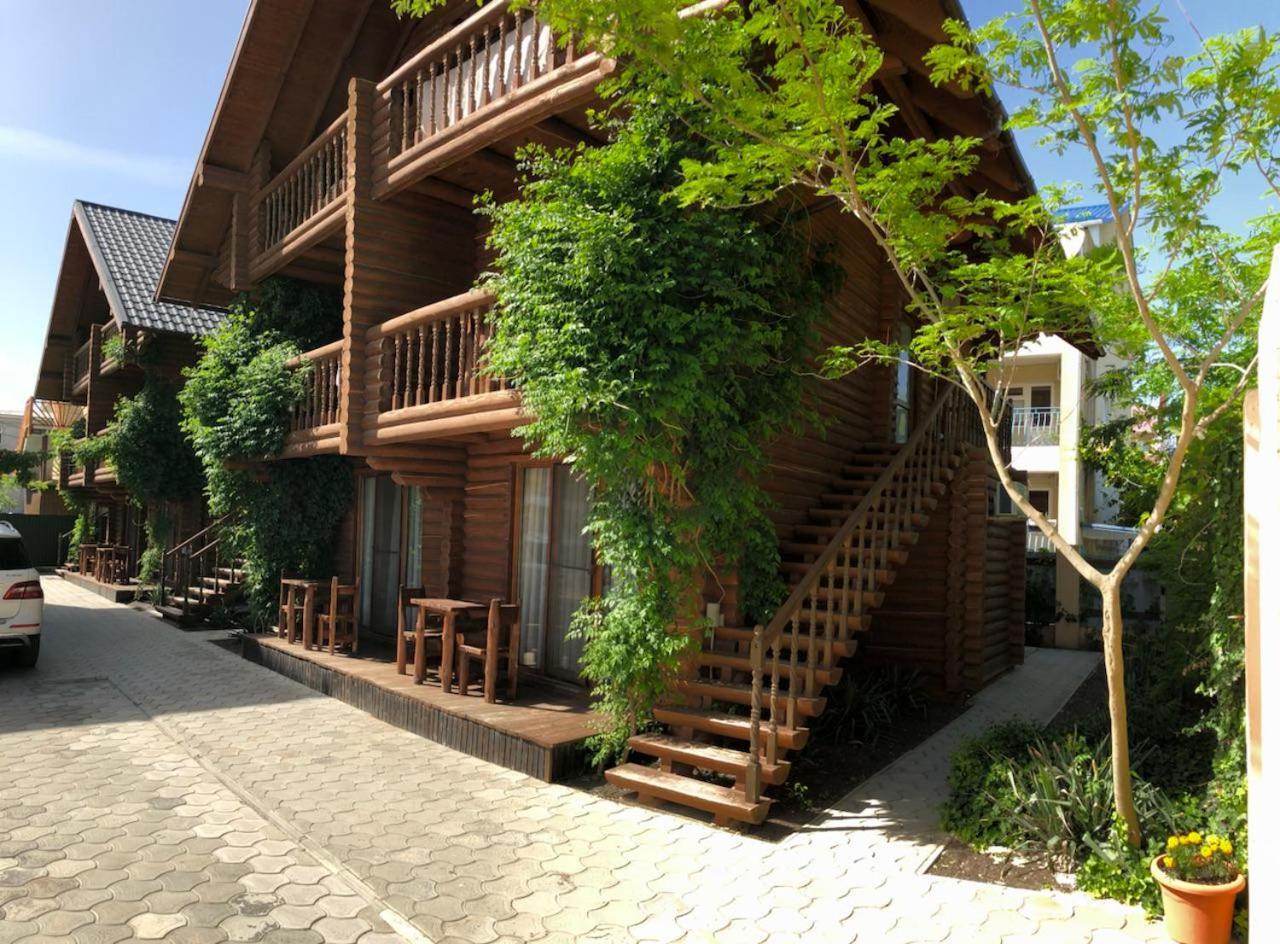Hotel Веселий Кут à Zaliznyi Port Extérieur photo